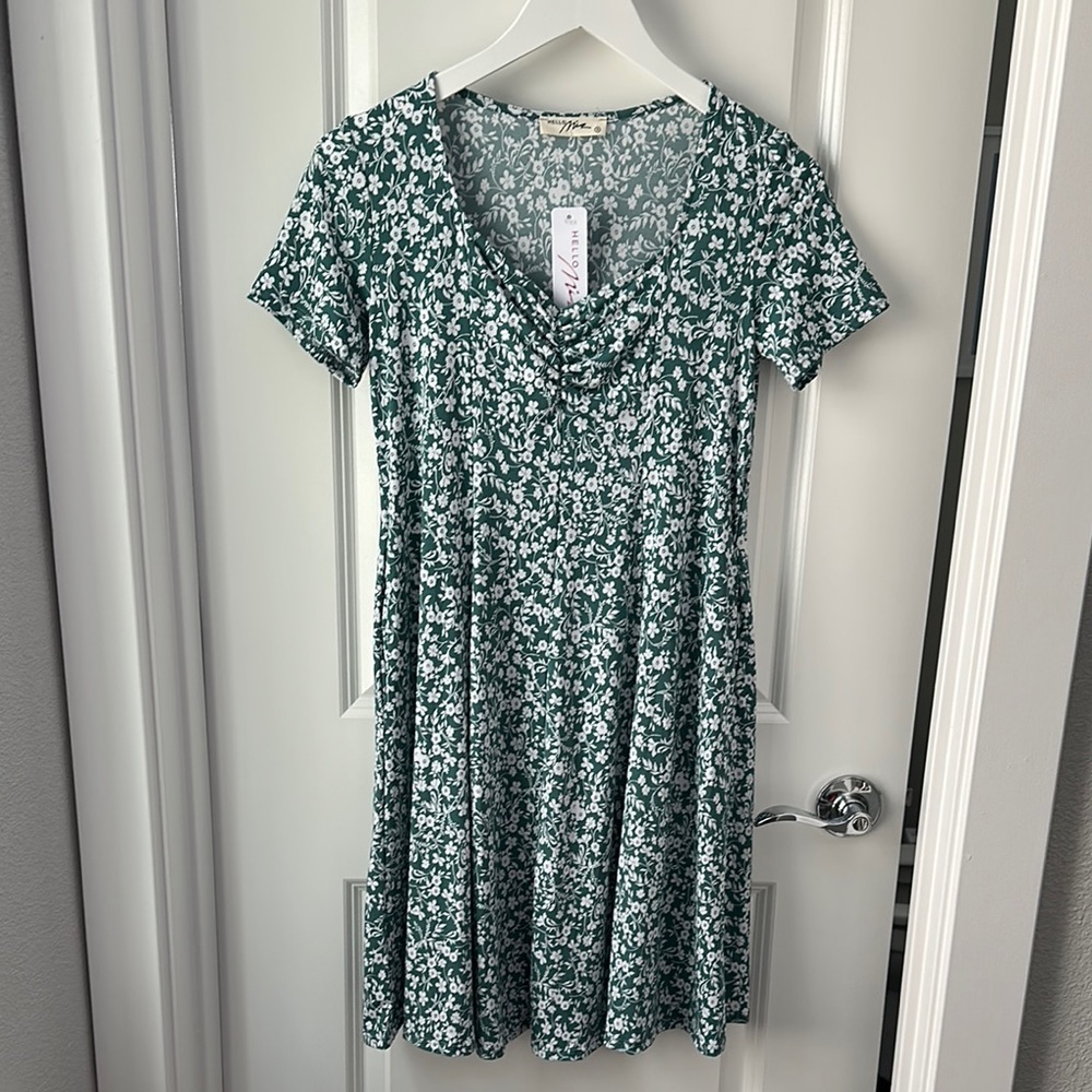 Pink Blush NWT Green Floral Short Sleeve Maternity Dress